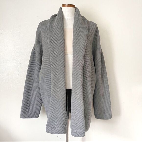 Fabletics Gray Vanessa Quilted Cardigan Winter wear Large preowned - Picture 3 of 8